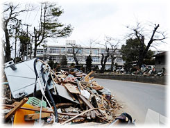 宮城県気仙沼市立大谷小学付近被災状況