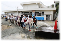 水バケツによる初期消火訓練